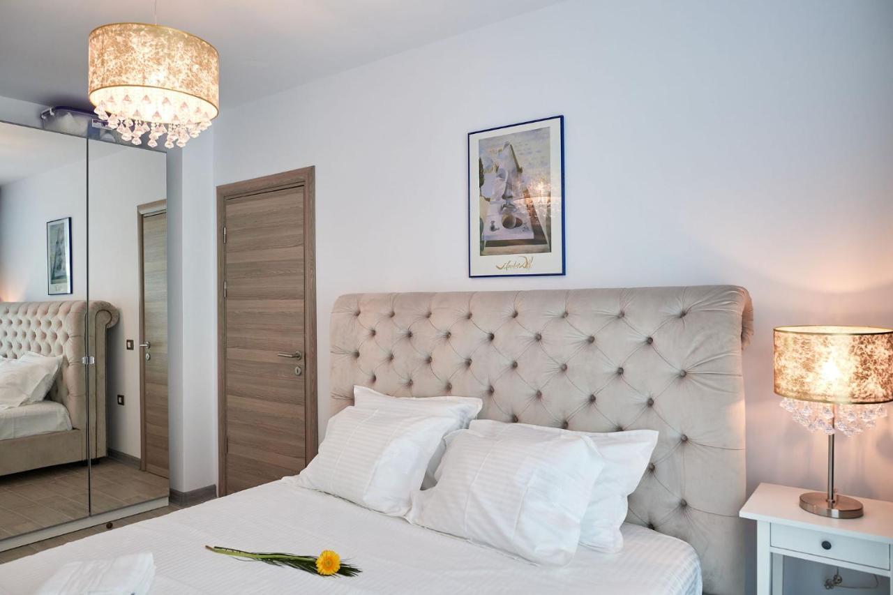 Submarine Apartment Spa N Pool Beach Resort Năvodari Exterior foto