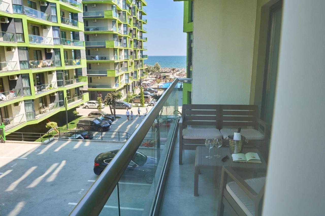 Submarine Apartment Spa N Pool Beach Resort Năvodari Exterior foto