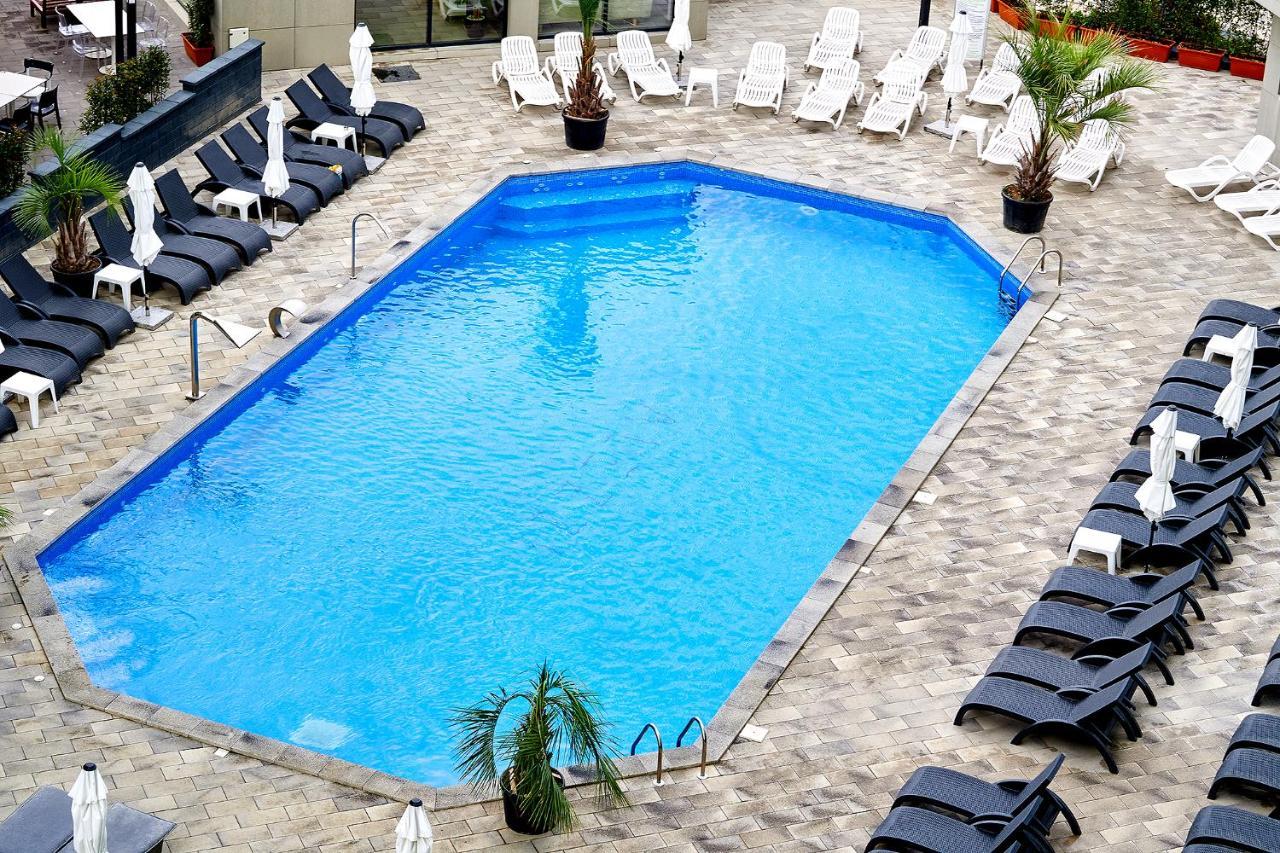Submarine Apartment Spa N Pool Beach Resort Năvodari Exterior foto